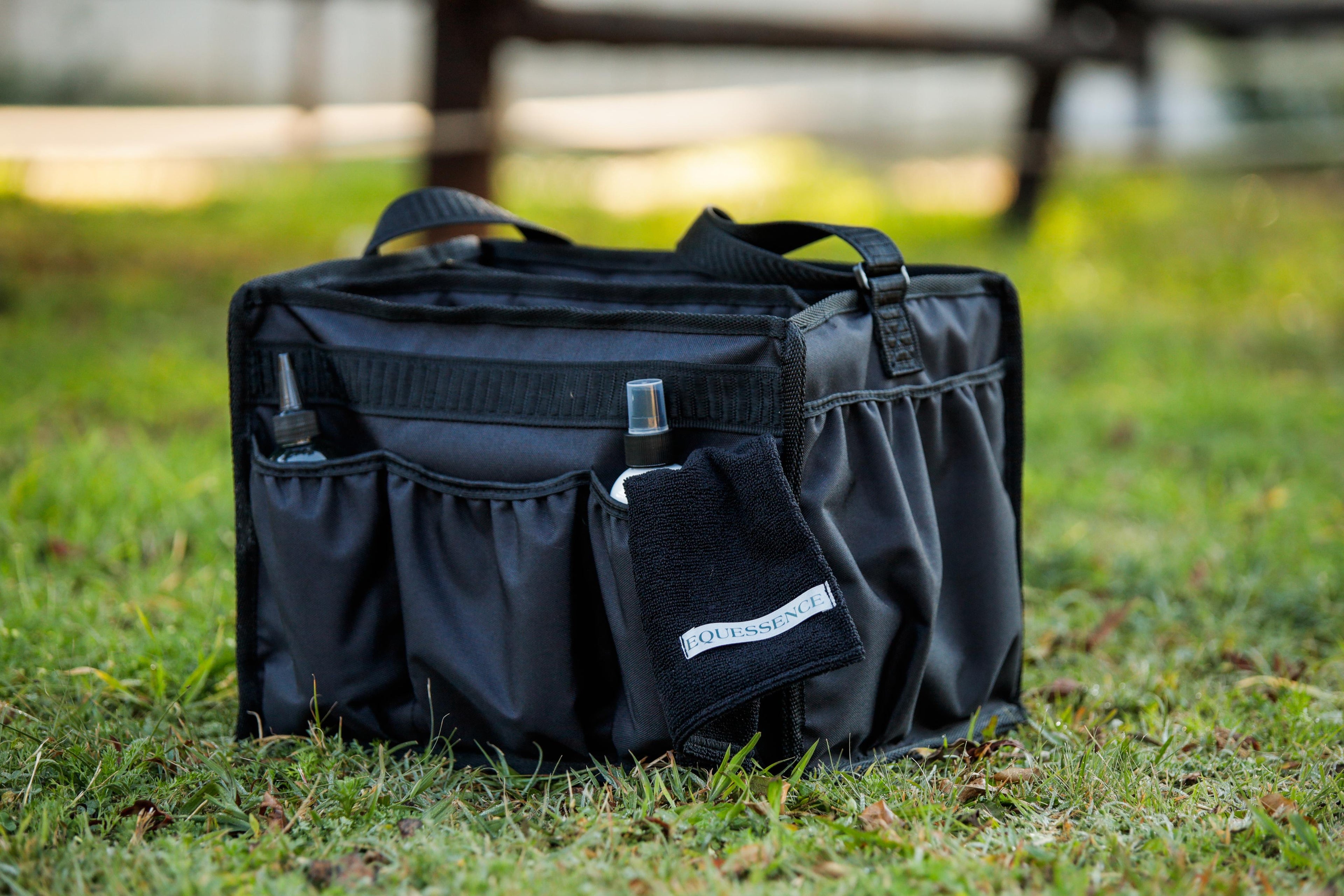 GROOMING BAG